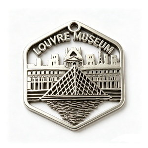 Broche en métal du Musée du Louvre, plaquée argent, design pyramidal, breloque souvenir, forme irrégulière, moulage sous pression en alliage de zinc - Product Image 6