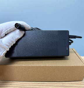 Chargeur de batterie Li-ion 42V 2A Julet 3 broches pour vélos électriques <span class=keywords><strong>Lapierre</strong></span> & Specialized, compatible avec le système Mahle Ebikemotion X35 - Product Image 2