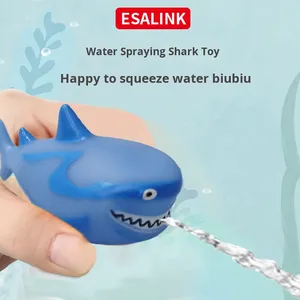 2025 trend küçük ördek PVC bebek banyo sıkmak su püskürtme köpekbalığı oyuncak - Product Image 2