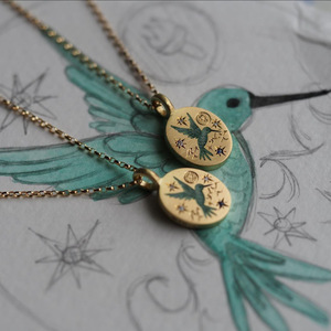 Collana con Ciondolo in Acciaio Inossidabile Placcato Oro Chiaro di Lusso, Design Geometrico con Fiori Dipinti a Mano e Zirconi per Anniversari - Product Image 2