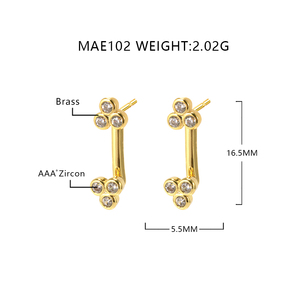 Aretes Minimalistas con Circonita Cúbica y Baño de Oro de 18k para Mujer, Precio al por Mayor - Product Image 4