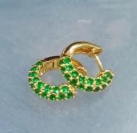 สีเขียว