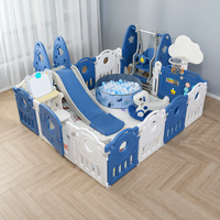 Ensemble de terrain de jeu intérieur tout-en-un pour enfants avec toboggan, balançoire, piscine à balles et parc de jeu sécurisé pour les tout-petits