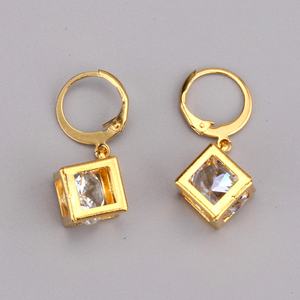 Nuevos Diseños de Aretes de Oro, Aretes de Clip de Acero Inoxidable Prismático, Joyería para Mujeres y Niñas - Product Image 3