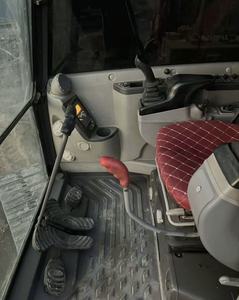 Mini-excavatrice Volvo 80 EC80 8 tonnes de haute qualité certifiée CE à prix avantageux avec moteur et boîte de vitesses d'occasion sur chenilles - Product Image 4