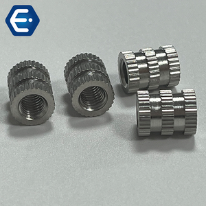 Dadi verticali con foro passivazione in acciaio inossidabile - Product Image 4