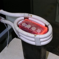 Machine de chauffage par induction de forgeage de fer en acier d'utilisation de laboratoire 30KW avec PLC et composants de noyau de moteur