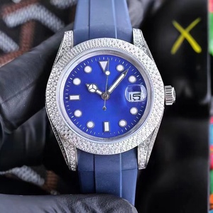 Reloj Deportivo Premium Plateado con Microincrustaciones de Diamantes, Esfera Verde Esmeralda Vibrante, Reloj de Buceo Automático de Cuerda Automática - Product Image 3