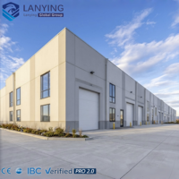 Nave Industrial Prefabricada de Acero con Gran Espacio Libre, Estructura Metálica Resistente para Almacenamiento, Taller o Fábrica