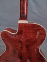 Gitar Listrik Yunzhi yang Dapat Disesuaikan Sepenuhnya, Body Kayu Basswood Buatan Tangan, Top Spruce, Neck Maple, Fingerboard Ebony, 6-String, Finishing Gloss