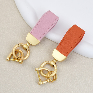 Porte-clés en cuir PU et métal personnalisé de haute qualité, logo de marque personnalisé, souvenir, promotionnel, vente en gros - Product Image 2