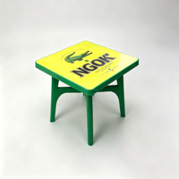 Ensemble de table et chaises en plastique imprimé pour l'extérieur, idéal pour la publicité de restaurants, les festivals de bière et les salons professionnels – Personnalisable avec votre marque