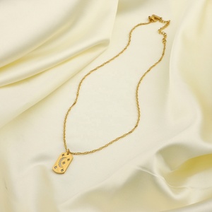 Accesorios Mujer Joyería permanente 18K Chapado <span class=keywords><strong>en</strong></span> oro Acero inoxidable Divergente Luz solar Luna Estrella Grabado Colgante Collar - Product Image 3