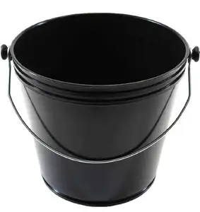 Cattle Farm Equipment Environmentally Friendly Calf Feeder 8L Plastic Black Pail Bucket With Steel Handle
