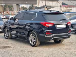 รถยนต์มือสอง Ssangyong G4 Rexton ปี 2018 สีกรมท่า เกียร์ออโต้ เครื่องยนต์ดีเซล ระบบ 4WD พร้อมระบบเตือนจุดอับสายตา (BSD) เบาะคนขับแบบมีระบบจดจำตำแหน่งคนขับ ตัวเลือกอุปกรณ์ครบครัน - Product Image 2