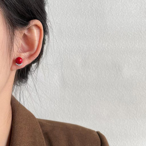 Boucles <span class=keywords><strong>d</strong></span>'oreilles clous rouges 2026 pour femmes, style vintage, luxe léger, zircon, élégantes et raffinées, bijoux pour femmes - Product Image 2