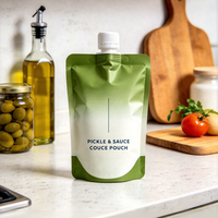 Pochettes souples personnalisables à texture premium avec bec verseur pour sauces, vinaigrettes et légumes marinés, emballage autoportant pour ustensiles de cuisine