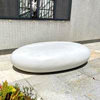 Banc de jardin moderne en fibre de verre, modèle YW-Pebble, design galet, pour hôtel, parc, salle de sport, centre commercial, école, villa, terrasse de loisirs, Yuwei