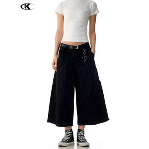 Pantalones Cortos Anchos Unisex 11KN Personalizados con Diseño Desestructurado - Culottes de Sarga de Algodón Lavado con Costuras Deshilachadas y Dobladillo Crudo Vintage, Estilo Workwear - Product Image 2