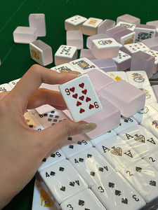 Tuiles de Mahjong et de <span class=keywords><strong>Poker</strong></span> Américain en Acrylique de Luxe Moderne, Pliables et Portables, Gravées sur Mesure, Marque Jiangpai, pour 4 Joueurs, avec Finition Polie à la Main - Product Image 3