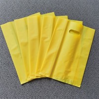 Sac d'emballage en tissu personnalisé avec logo, boîte d'emballage avec poignée, sac de shopping découpé pour chaussures, sac en plastique rose