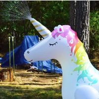 Nouvelle licorne gonflable de jet d'eau de PVC pour les jouets des enfants, jeu extérieur d'été d'herbe, cheval gonflable de jet d'eau