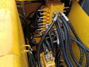 Excavadora agrícola sobre orugas hidráulica Komatsu de diseño japonés, miniexcavadoras usadas PC130 de 13 toneladas, vendidas en todo el mundo, con diseño japonés, a la venta - Product Image 5