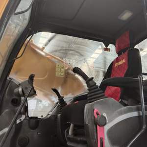 Excavatrice sur chenilles Hyundai 305LC-9T à haut rendement de Corée du Sud Moteur Volvo à faible kilométrage Matériel de construction d'occasion - Product Image 2