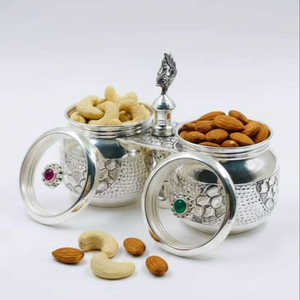 Caja Doble Cuadrada de Plata de Ley para Kumkum con Bandeja Nakshi Ornamentada, 695 Gramos, Set de Regalo de Lujo para Puja - Product Image 2