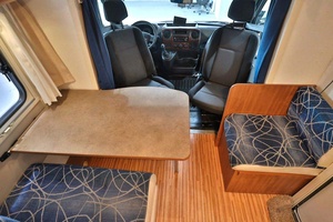 Autocaravana de Lujo USADA BARATA, Modelo XGO Dynamic 28 Blanca de 2013, para 4-6 Personas, Emisión Euro 5 - Product Image 2