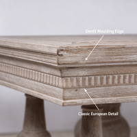 Table à manger rectangulaire en chêne massif à double piétement, style ferme française, finition patinée, pieds balustres, 8 places, pour villa et hôtel
