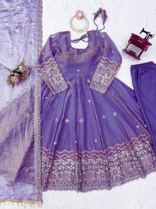 ชุดเดรส Anarkali สีม่วงปักลาย ชุดปากีสถาน เสื้อคลุมยาว ผ้าคลุมไหล่ปักลาย กางเกง Palazzo ชุดแต่งงานอินเดีย - Product Image 5