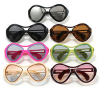 Lunettes de soleil rétro tendance pour hommes et femmes, protection UV400 optimale pour les sports de plein air, le cyclisme, la conduite, et les activités sportives futuristes.