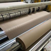Großhandel 65gsm 70gsm 80gsm Perforiertes Spezial-Kraftpapier mit Lochung für Bekleidung und Textilien