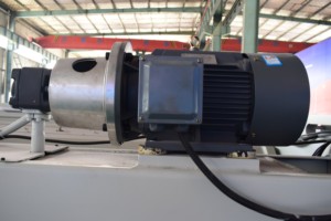 Máy cắt kim loại tấm thép/nhôm CNC công nghiệp QC12K, có chắn bảo vệ an toàn, kiểu guillotine, thủy lực - Product Image 5