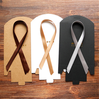 Individuelle Merchandise-Tasche Braune Kraftpapier-Versandtasche 3-Farbige Süßigkeiten-Papiertüte mit Schleifenband Faltbare Geschenktüten