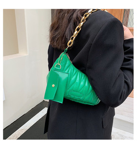 Venta al por mayor de bolsos de diseñador, pequeños bolsos acolchados para axilas, bolsos de mano para mujer, bolsos de noche con cadena de cuero PU para mujer, monederos personalizados R2318 - Product Image 6