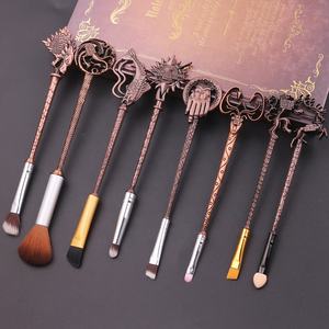 Nouveauté, vente chaude, ensemble de pinceaux de maquillage Game of Thrones, cosmétiques, pinceaux à paupières, kit de pinceaux à sourcils - Product Image 1