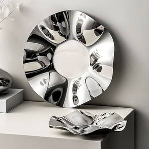 Assiettes de fête <span class=keywords><strong>en</strong></span> acier inoxydable de luxe nordique assiette de fruits hôtel KTV salon plateau de Table à thé ornements décoratifs plats floraux - Product Image 1