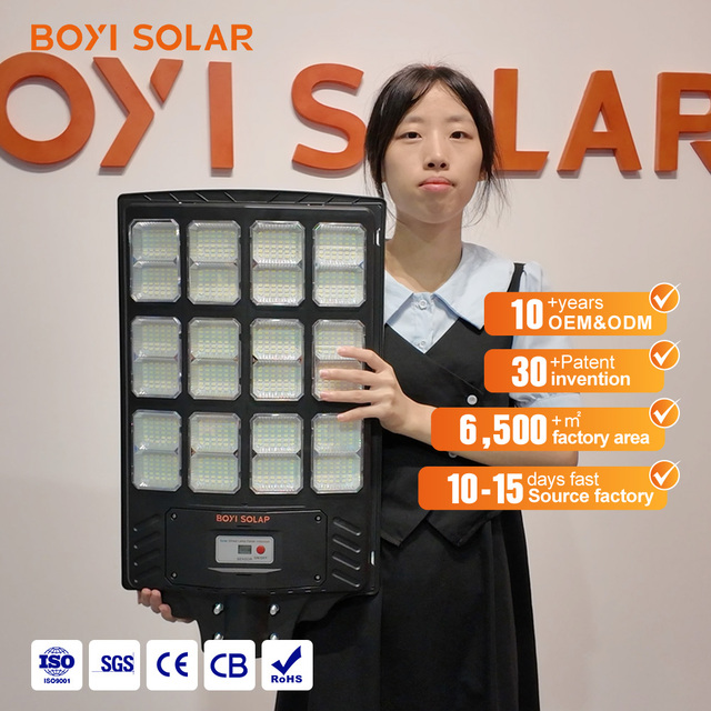 Hot Sale Waterproof ABS Remote Control 500W/800W/1000W LiFePO4 Battery 6000K Daylight IP65 Solar LED Street Light for Road