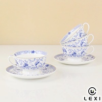 Ensemble de 2 tasses à thé et soucoupes en porcelaine bleue à motifs floraux, bord doré, style vintage, en céramique blanche, pour le thé de l'après-midi à la maison, cadeau
