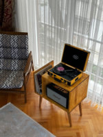 Support pour tourne-disque de grande taille, table de rangement pour disques vinyles avec prise de courant, peut contenir jusqu'à 200 albums, support pour tourne-disque avec pieds