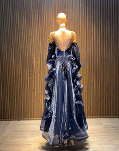 Robe de bal de luxe pour femme, épaules dénudées, manches longues bouffantes, en organza, avec strass haut de gamme - Product Image 4
