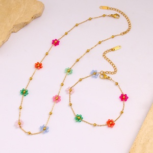 Collar de Acero Inoxidable con Cuentas de Flores Coloridas, Cadena con Baño de Oro, Colgante con Cuentas, Dije Floral Delicado, Bonito, Elegante y Moderno para Mujer - Product Image 2