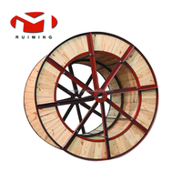 Grand tambour de câble vide en bois et en acier