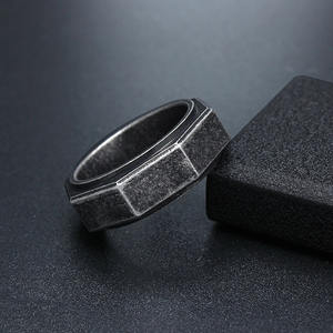 Fábrica Dirce Moda 4 colores 316L anillo de acero inoxidable poligonal Popular anillos baratos para hombres - Product Image 4