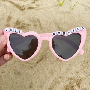 Lunettes de soleil pour la future <span class=keywords><strong>mariée</strong></span> en forme de cœur pour enterrement de vie de jeune fille, cadeaux, faveurs de fête, accessoires photo, fournitures pour le jour du mariage - Product Image 2