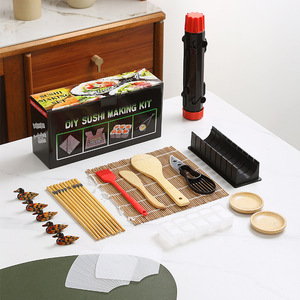 Younis Outils de cuisine transfrontalière pour la préparation de sushis DIY, Moule à boulettes de riz pour sushis, Tapis de roulage en bambou, Ensemble de tubes à sushis japonais Noir & Rouge - Product Image 1