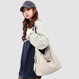 กระเป๋าเป้สะพายหลังสไตล์มินิมอลเกาหลี ฤดูใบไม้ร่วง 2025 แฟชั่น ความจุเยอะ ใช้งานได้หลากหลาย สายสะพายสองเส้น น้ำหนักเบา กระเป๋าสะพายไหล่สำหรับเล่นกีฬา แบบสบายๆ - Product Image 3