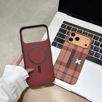 Étui de téléphone de luxe à motif en fibre de carbone, coque arrière en PC mat magnétique avec fleur pour iPhone 18 Pro Max